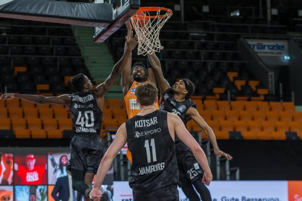 正在通过这 正在通过这